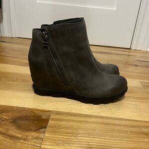 Sorel wedge boot